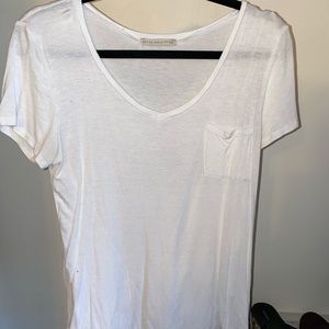 Active Basic V-Neck Pocket Tee